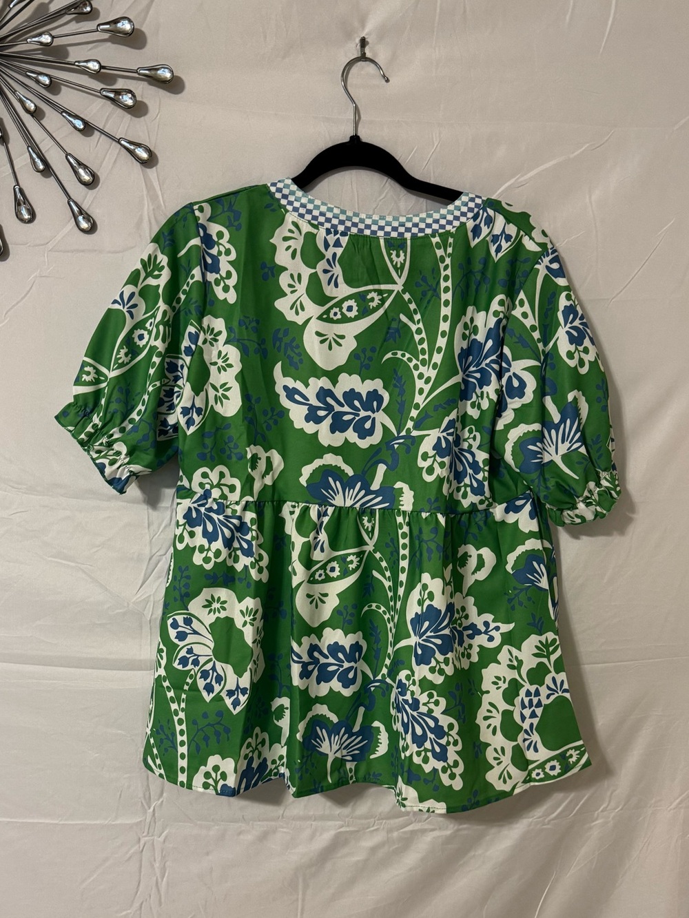 Bright Green Floral Tunic Preppy Top with Blue Accents Size XL NWT - Picture 4 of 12